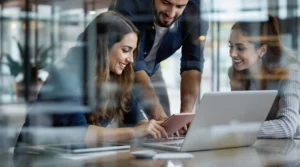 Comment fonctionne l'intégration de l'ia dans bolt.new ?